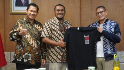 Menparekraf Sandiaga Salahuddin Uno gelar audiensi Jurnalis Fest 2023 yang di Lantai 16 Gedung Sapta Pesona, Kantor Kemenparekraf, Gambir, Jakarta Pusat pada Jumat (7/1/2023). (Tim JIP)