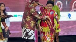Menginspirasi Lewat Aksi: Emmy Kuswandari Terima Kartini Award 2024