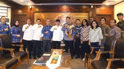 Yandri Susanto menyampaikan Kemendes PDT mendukung program Desa Digital besutan JIP. (JIP)